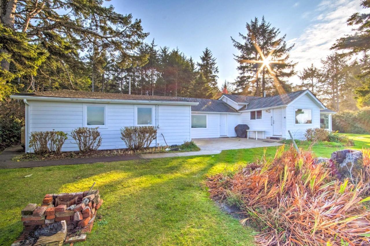 Cliffside Lighthouse Beach Home With Ocean View Coos Bay Eksteriør bilde